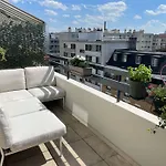 Home F8 - Terrace Paris\'S View, Eiffel Tower Area